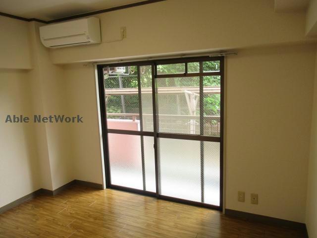 居室・リビング　※同物件、別部屋の写真です