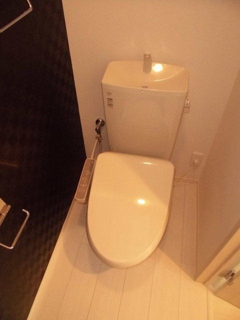 トイレ　トイレ　温水洗浄便座