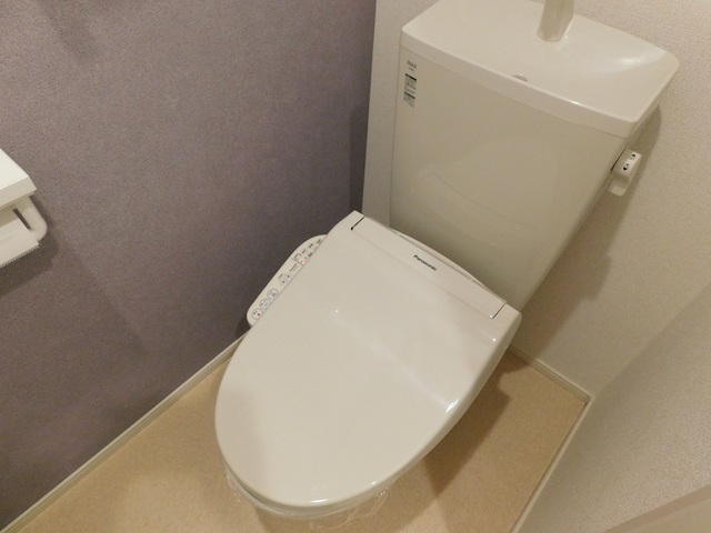 トイレ　温水洗浄便座