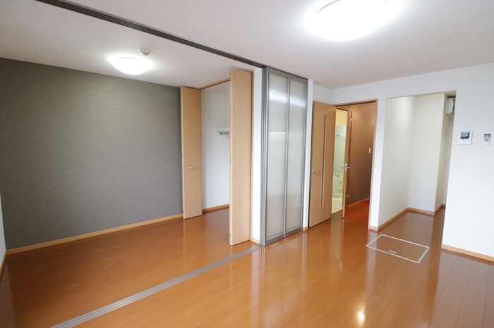 居室・リビング　こちらのリビングで趣味の時間をお楽しみください