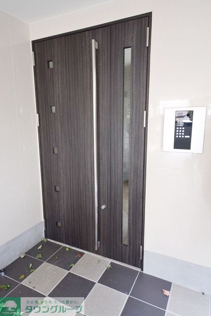 エントランス　安心のオートロック付き