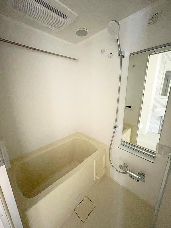 バス・シャワールーム　オートバス（追い焚き機能）・浴室乾燥機能付き