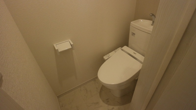 トイレ　温水洗浄便座※同シリーズ物件の写真になります