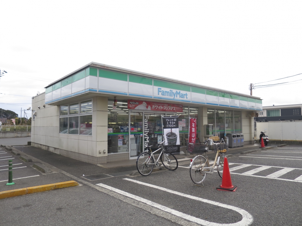 コンビニ　ファミリーマート千葉若松町店（コンビニ）まで130m