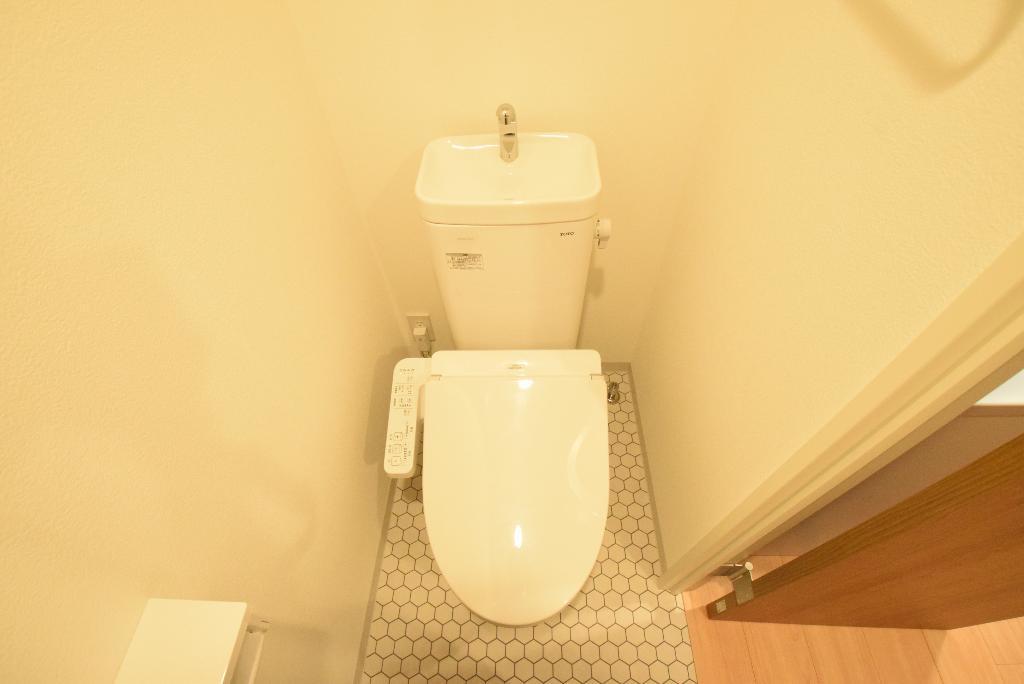 トイレ　シャワー付トイレ