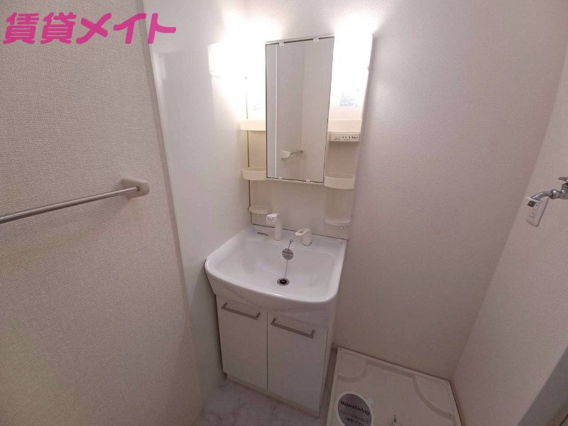 洗面設備　別部屋参考写真です