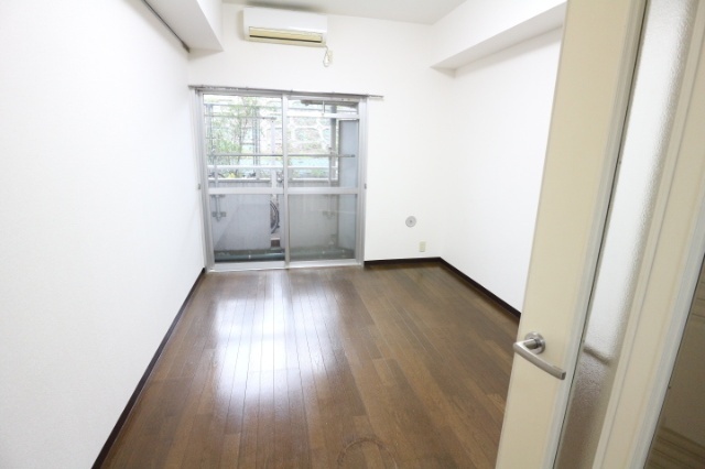 居室・リビング　※別号室参考写真です。