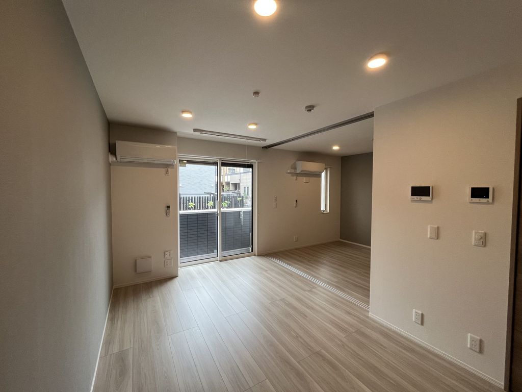 居室・リビング　エントランス