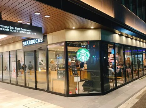 飲食店　スターバックスコーヒーエトモ祐天寺店（飲食店）まで905m