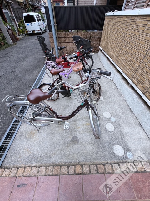 その他共有部分　広々とした駐輪場が嬉しいです♪♪