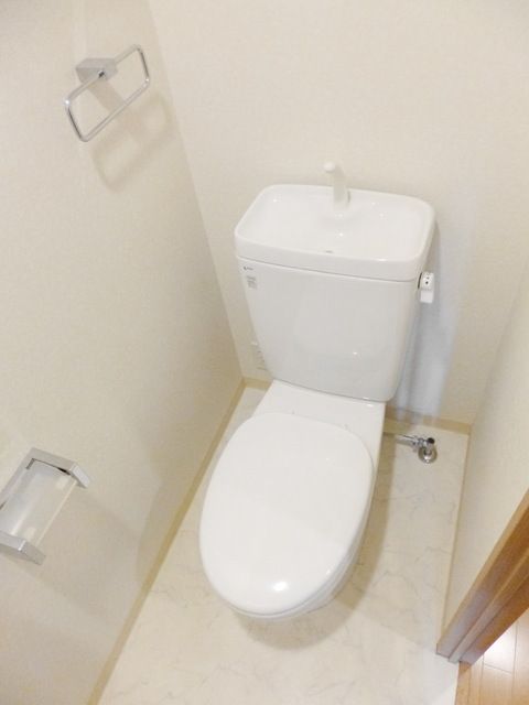 COZY COURT 三軒茶屋 TOKYOのトイレ写真