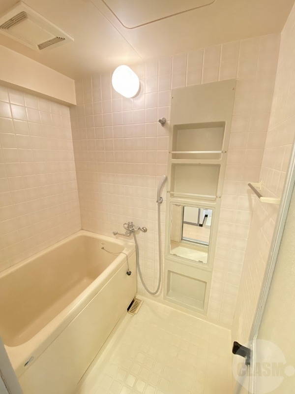 バス・シャワールーム　別部屋の参考写真