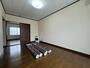 居室・リビング　広くてキレイなお部屋が広がっていて、充実した生活が送れそう。