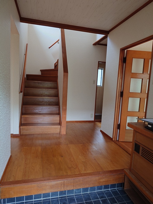 松十文字2階建ての玄関写真