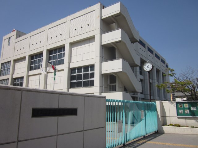 中学校　寝屋川市立第二中学校（中学校）まで438m