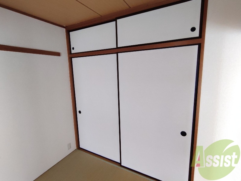 収納　収納はこちら。上の段にも納められるようになってます。