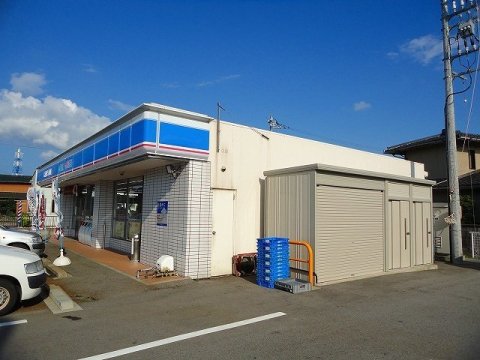 コンビニ　ローソン 新湊新片町店（コンビニ）まで752m