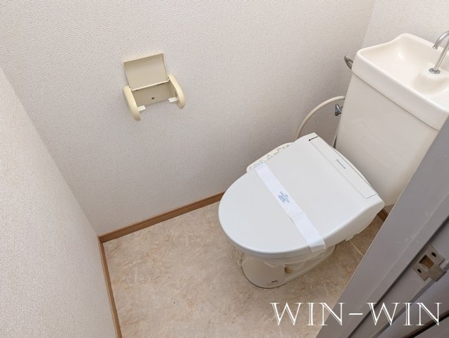 トイレ　イメージ（同建物内別部屋の写真です）