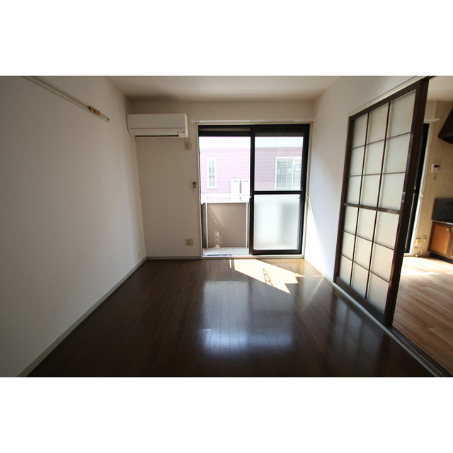 セジュールAIの居間写真