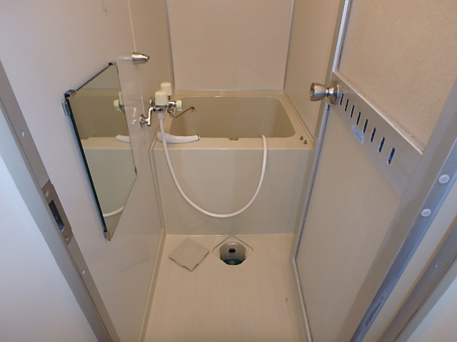バス・シャワールーム　バス