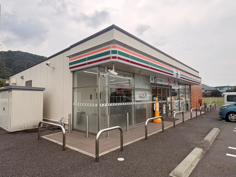 コンビニ　セブンイレブン苅田南原店（コンビニ）まで267m