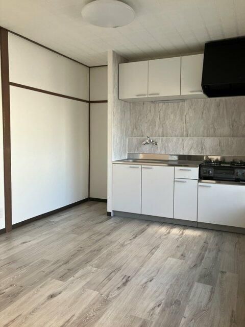 南台戸建の居間写真