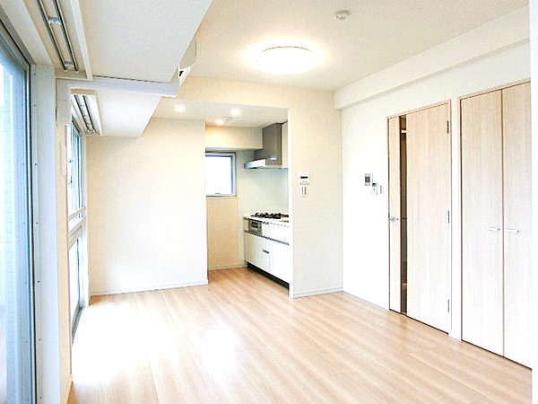 東京メトロ銀座線 稲荷町駅 徒歩5分 13階建 築13年の居間写真