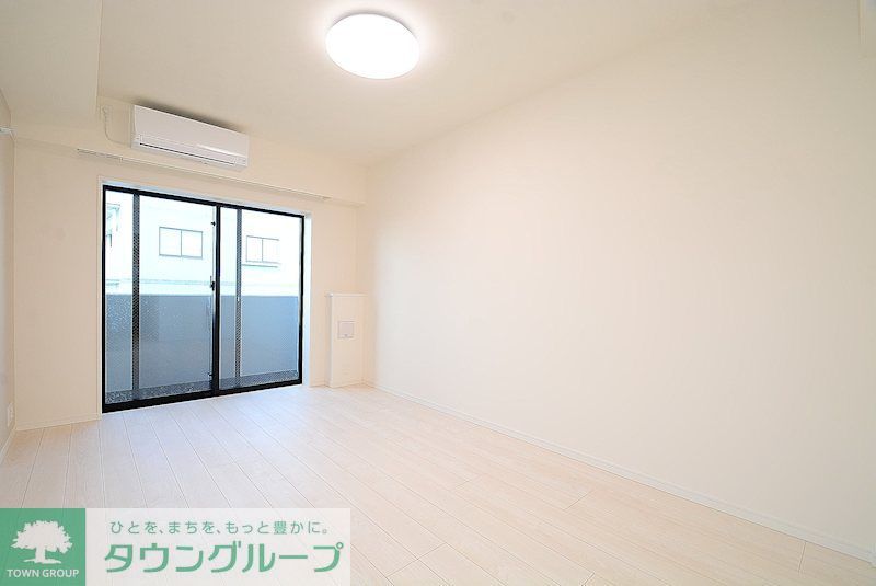 居室・リビング　カラータイプ異なります。