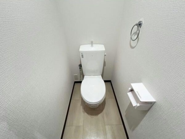 名鉄津島線 甚目寺駅 徒歩39分 4階建 築44年のトイレ写真