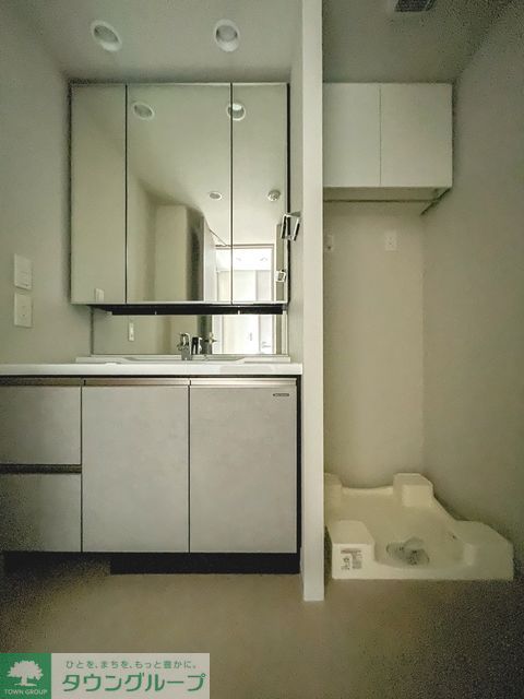 洗面設備　※写真は同タイプ住戸です。