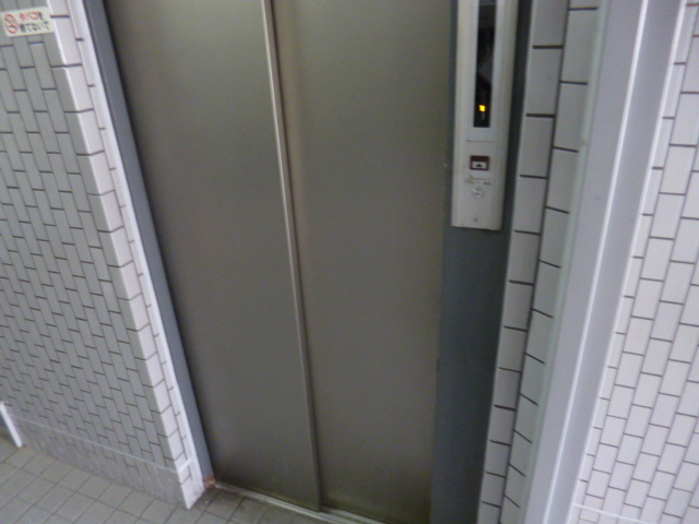 地下鉄名港線 六番町駅 徒歩3分 5階建 築35年の外観写真