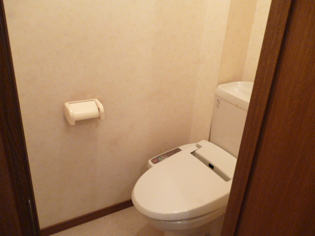 トイレ　トイレ内コンセントあります。