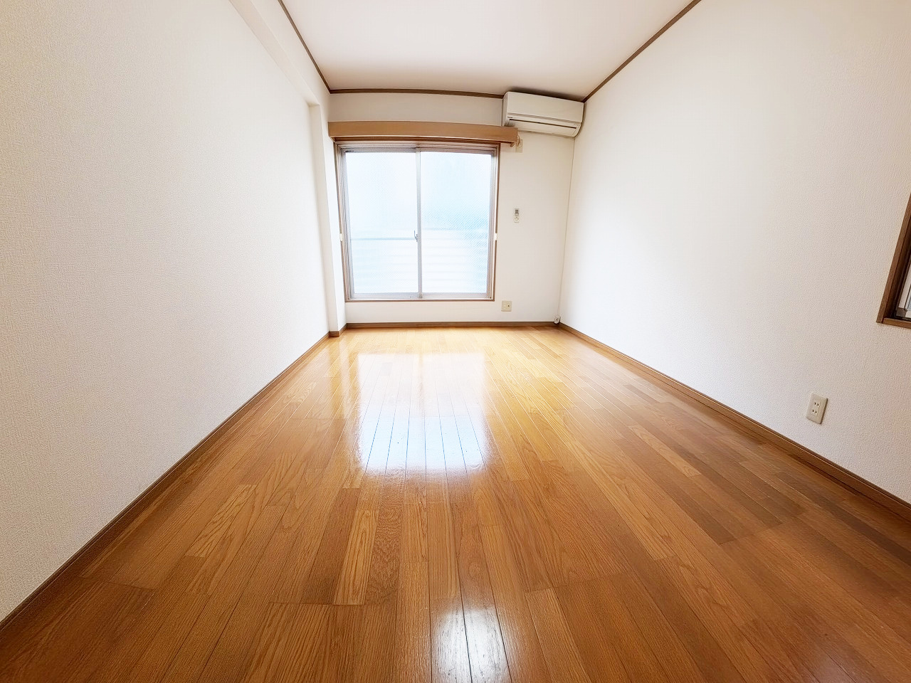 東急目黒線 武蔵小山駅 徒歩7分 3階建 築26年の居間写真