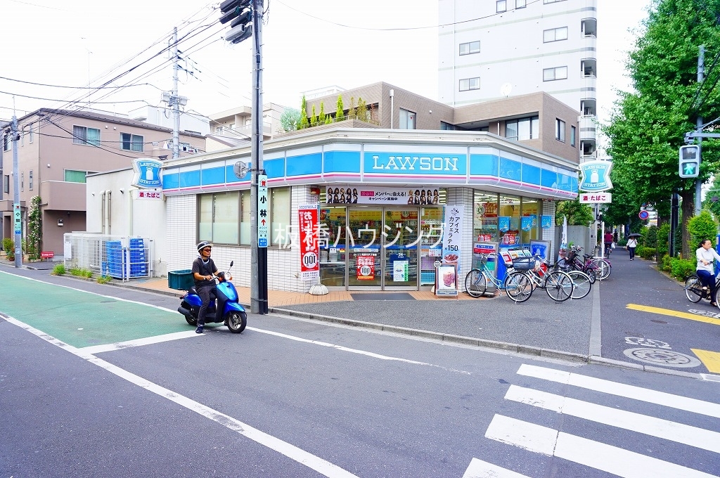 コンビニ　ローソン滝野川6丁目店（コンビニ）まで687m