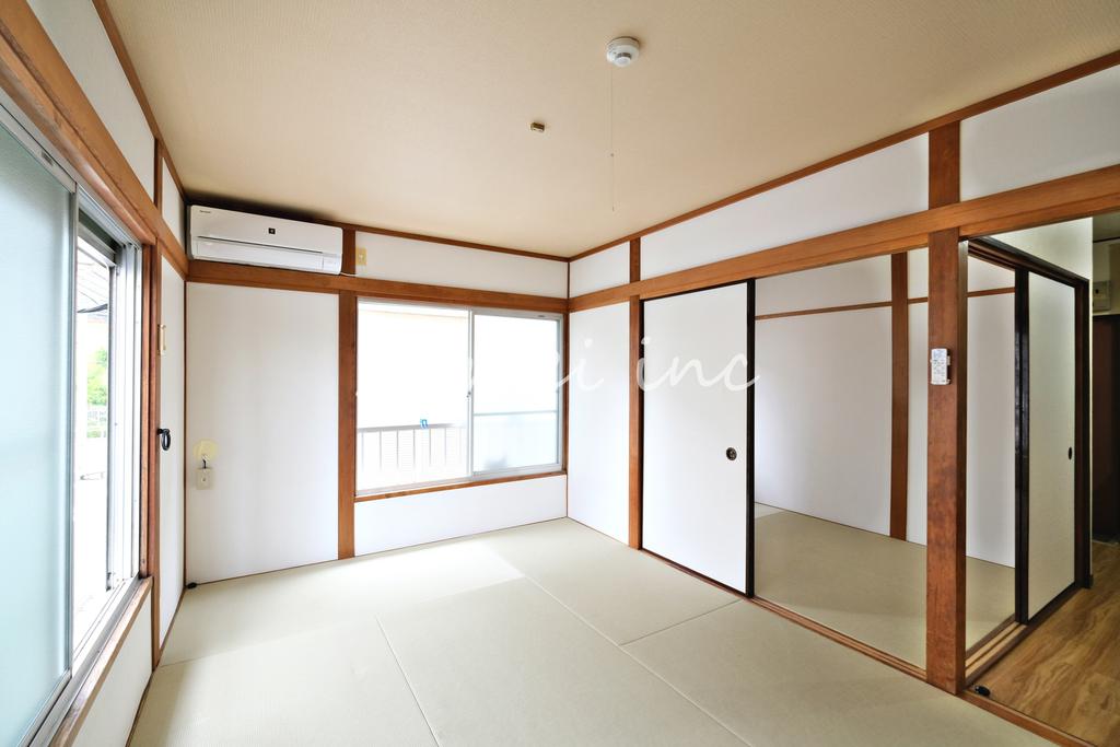 メゾン政竜1号棟の居間写真