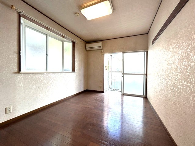 居室・リビング　2面採光