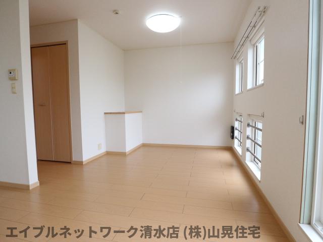 居室・リビング　同物件同タイプ