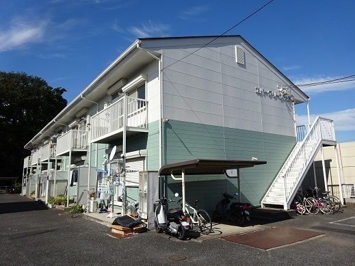 川口市大字安行吉岡のアパートの建物外観