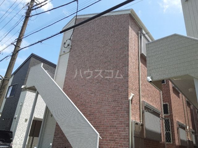 カンパーナ鶴間の建物外観