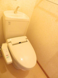 【松山市北条のアパートのトイレ】