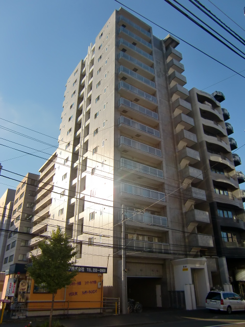 札幌市中央区北二条東のマンションの建物外観