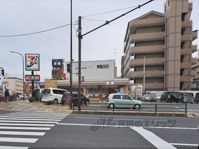 【奈良市芝辻町のアパートのコンビニ】