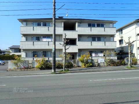 ラグジュアリ松永の建物外観