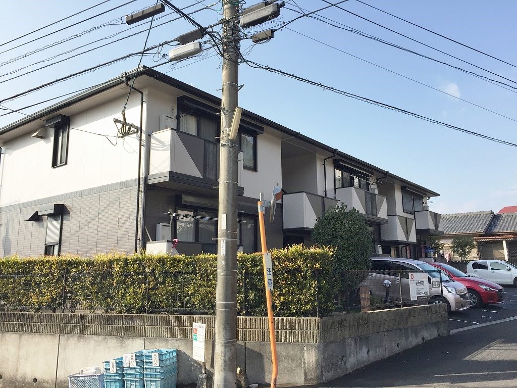 霧島市隼人町姫城のアパートの建物外観