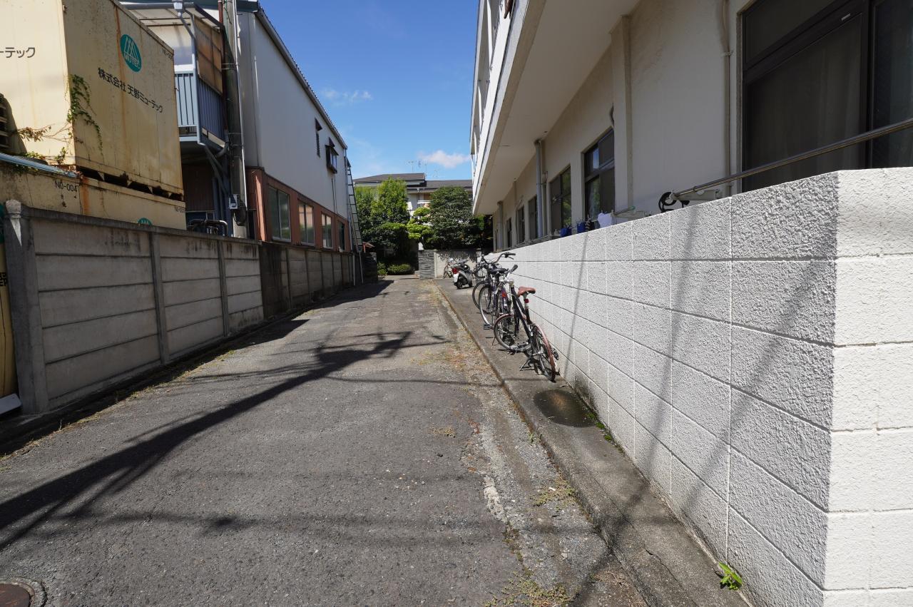 【川崎市多摩区菅のマンションの建物外観】