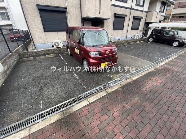 【トリヴァンベール松川の駐車場】