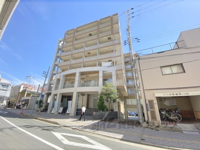 寝屋川市早子町のマンションの建物外観