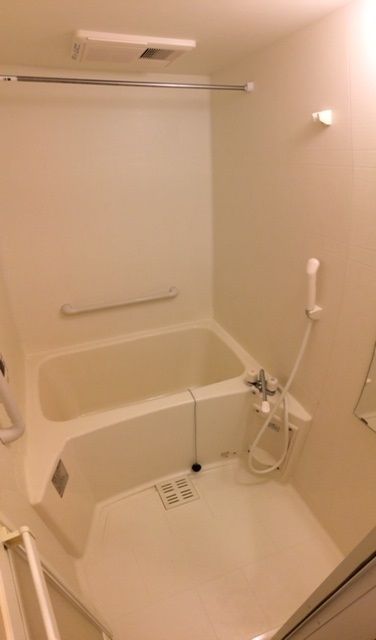 バス・シャワールーム　バス