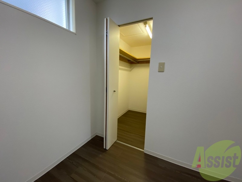 収納　寝室の収納です。部屋がすっきり片付きます。