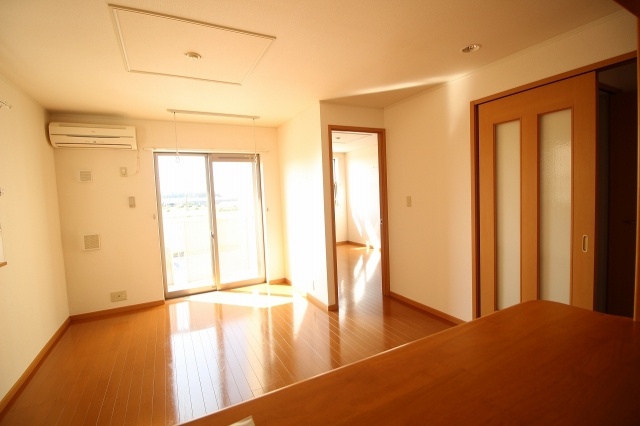 居室・リビング　ゆったりとした居間です